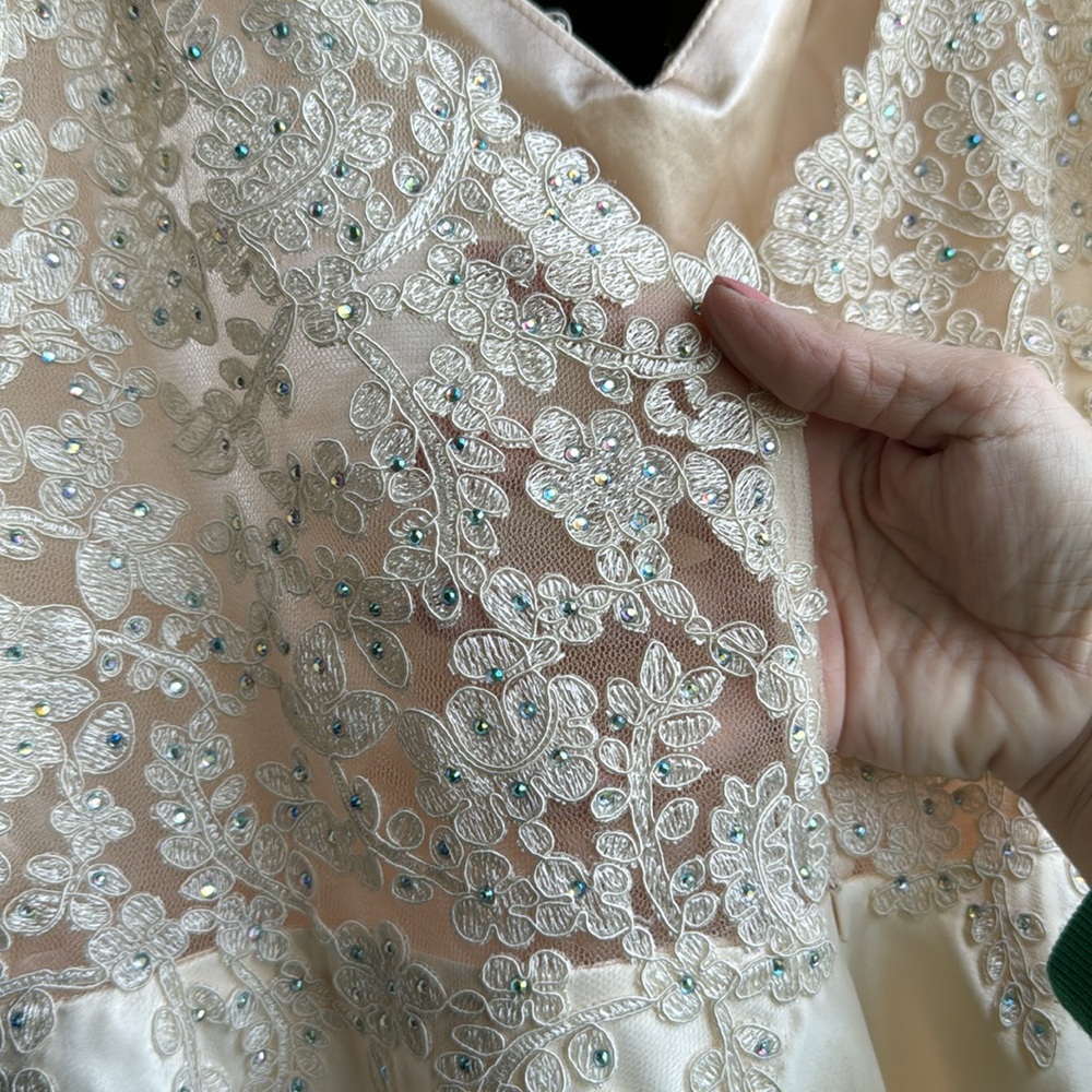 EUC Womens Cocktail Dress in Ivory - Picture 5 of 10